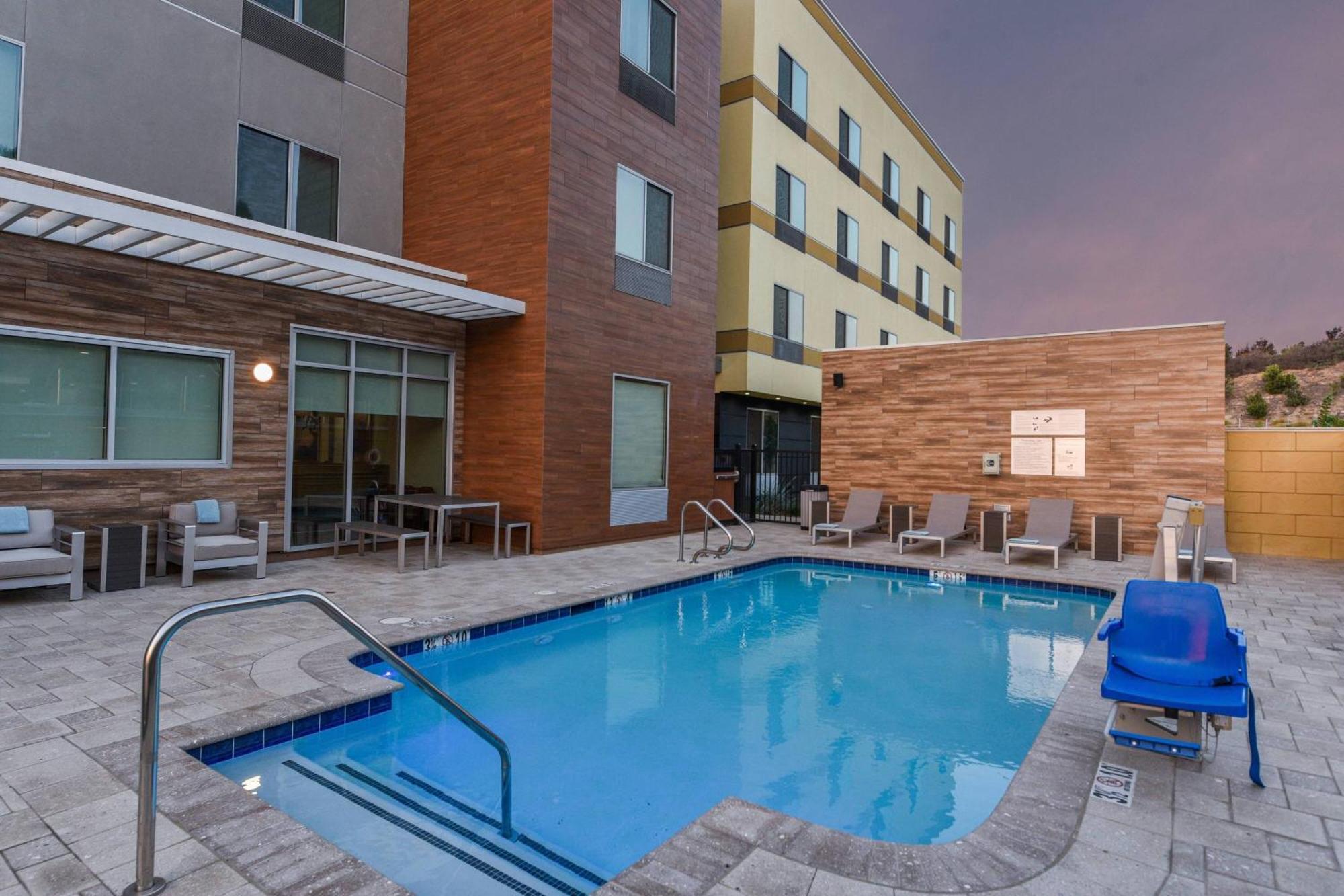 Fairfield Inn & Suites By Marriott Moorpark Ventura County Exterior photo