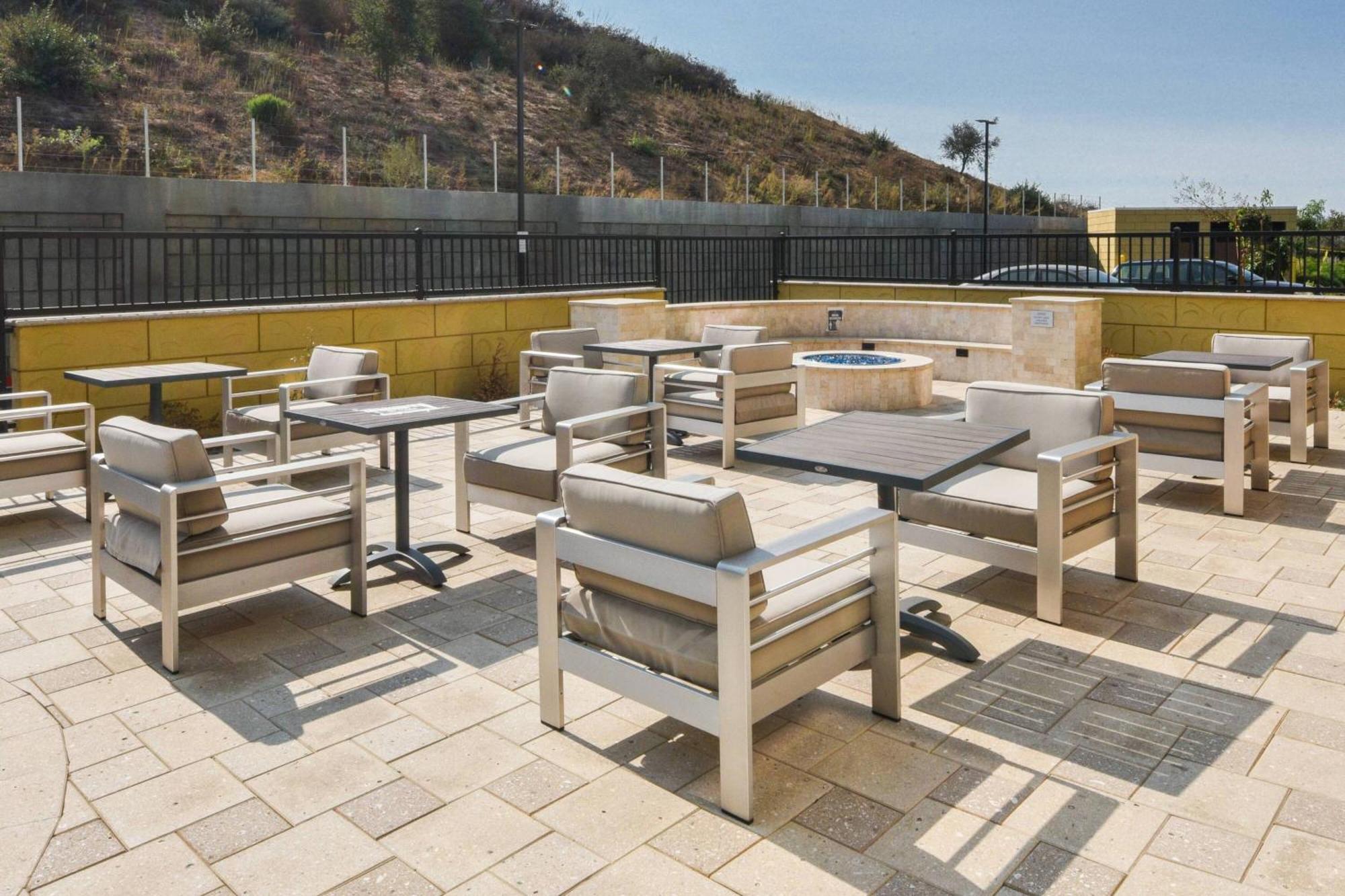 Fairfield Inn & Suites By Marriott Moorpark Ventura County Exterior photo